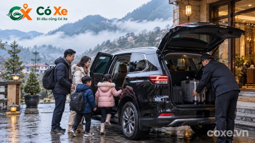 Gia đình lên xe 7 chỗ tại khách sạn ở Sapa, tài xế xếp vali